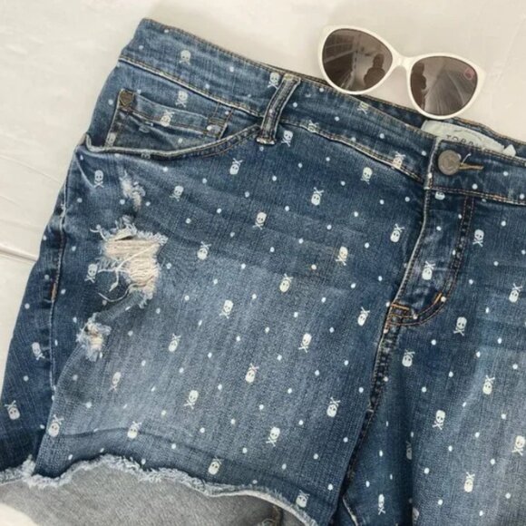 Torrid Blue Denim Skull Distressed Frayed Shorts 20 - Picture 3 of 7